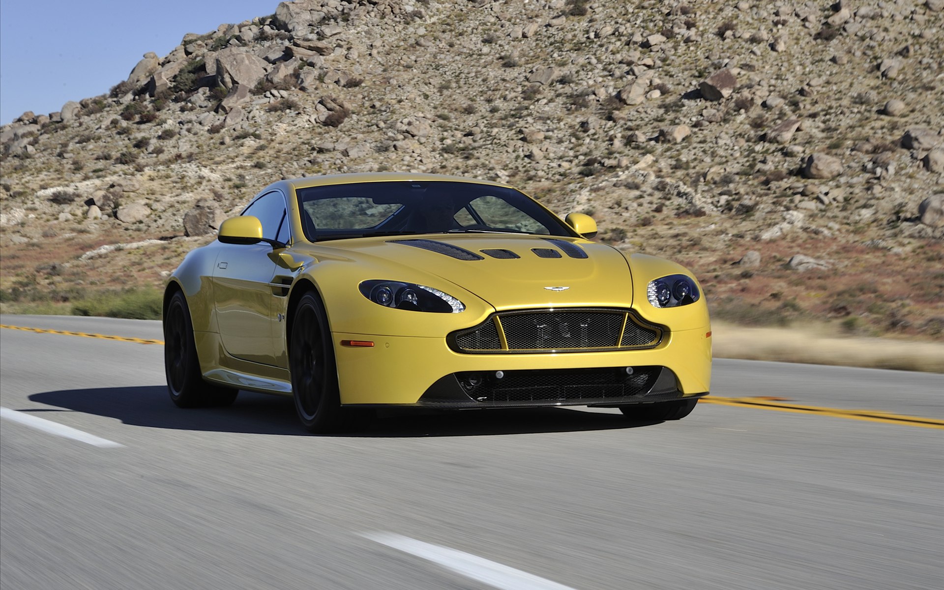 Aston Martin V12 Vantage S 2014